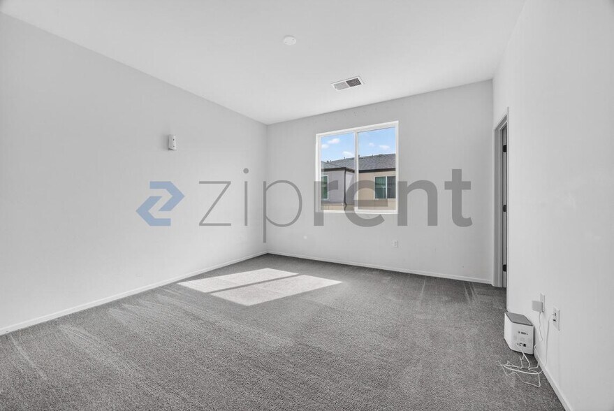 Building Photo - Unit 198
