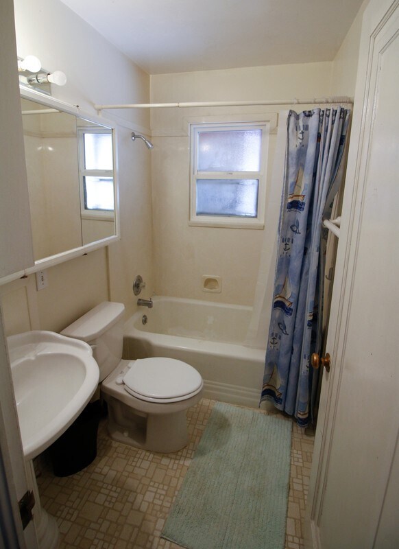 Building Photo - 212 E 1100 S