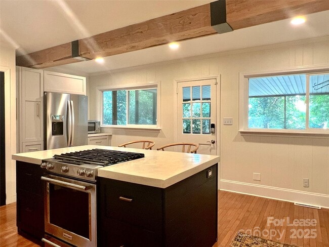 Building Photo - 3108 Barnhill Dr