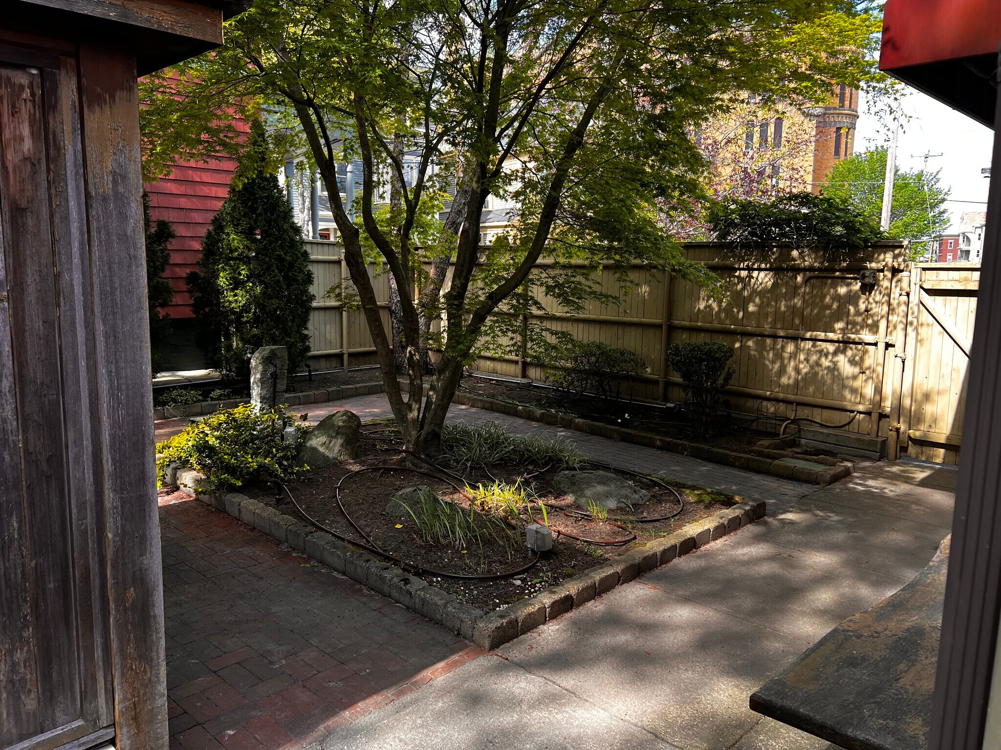 Building Photo - 397 Cranston St