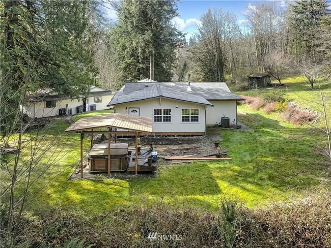 Building Photo - 1412sq ft rambler on 2.75 acres