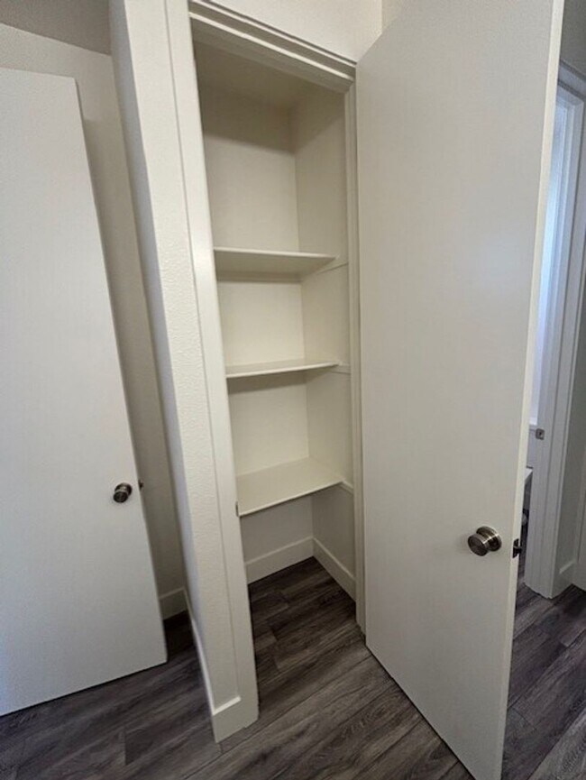 Building Photo - 1758 Thea Ave