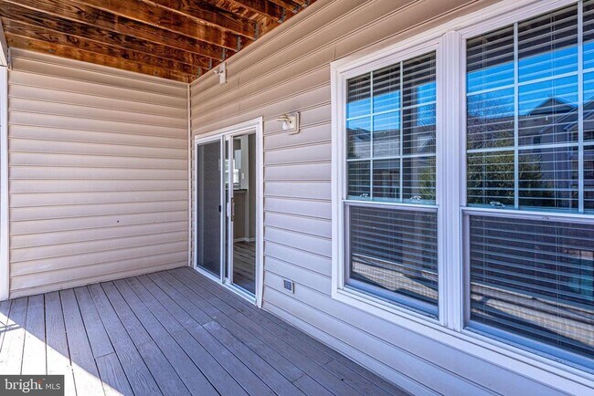 Building Photo - 1530 Spring Gate Dr.