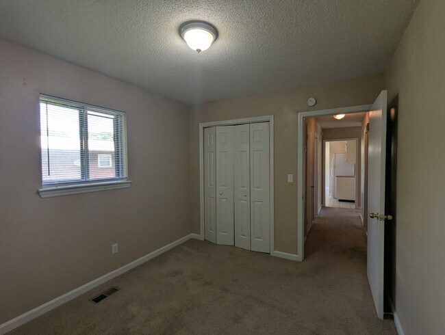 Building Photo - 4751 Tessie Ln