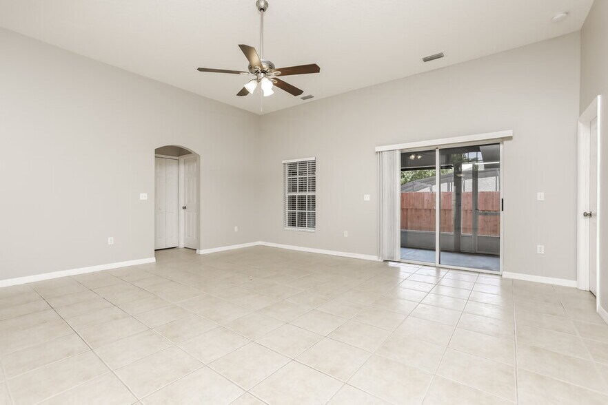Building Photo - 4863 Treasure Cay Rd