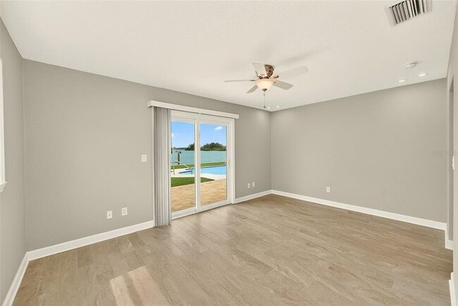 Building Photo - 5434 Oakhurst Dr