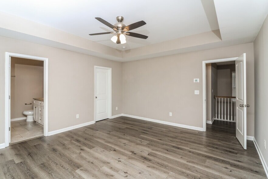 Building Photo - 634 Fieldcrest Dr