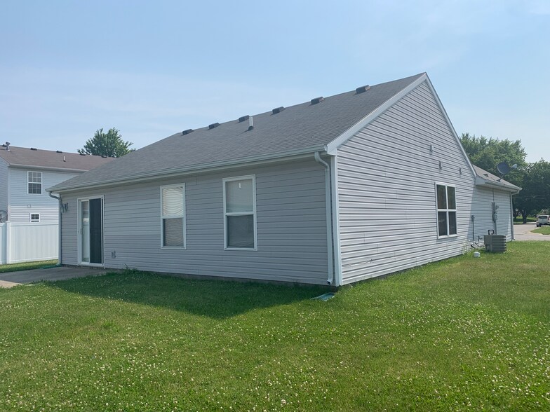 Building Photo - 1319 Tedlee Dr