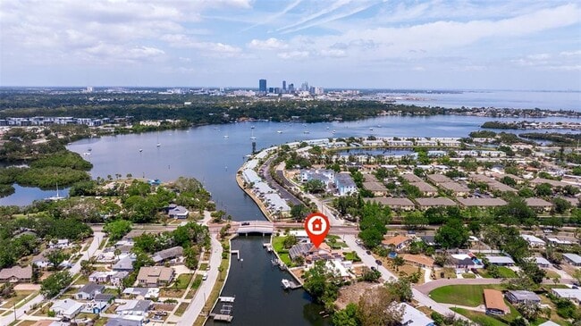 Building Photo - 3931 Pompano Dr SE