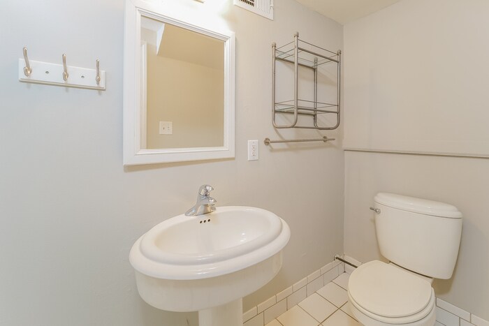 Building Photo - 8710 W 99th Terrace
