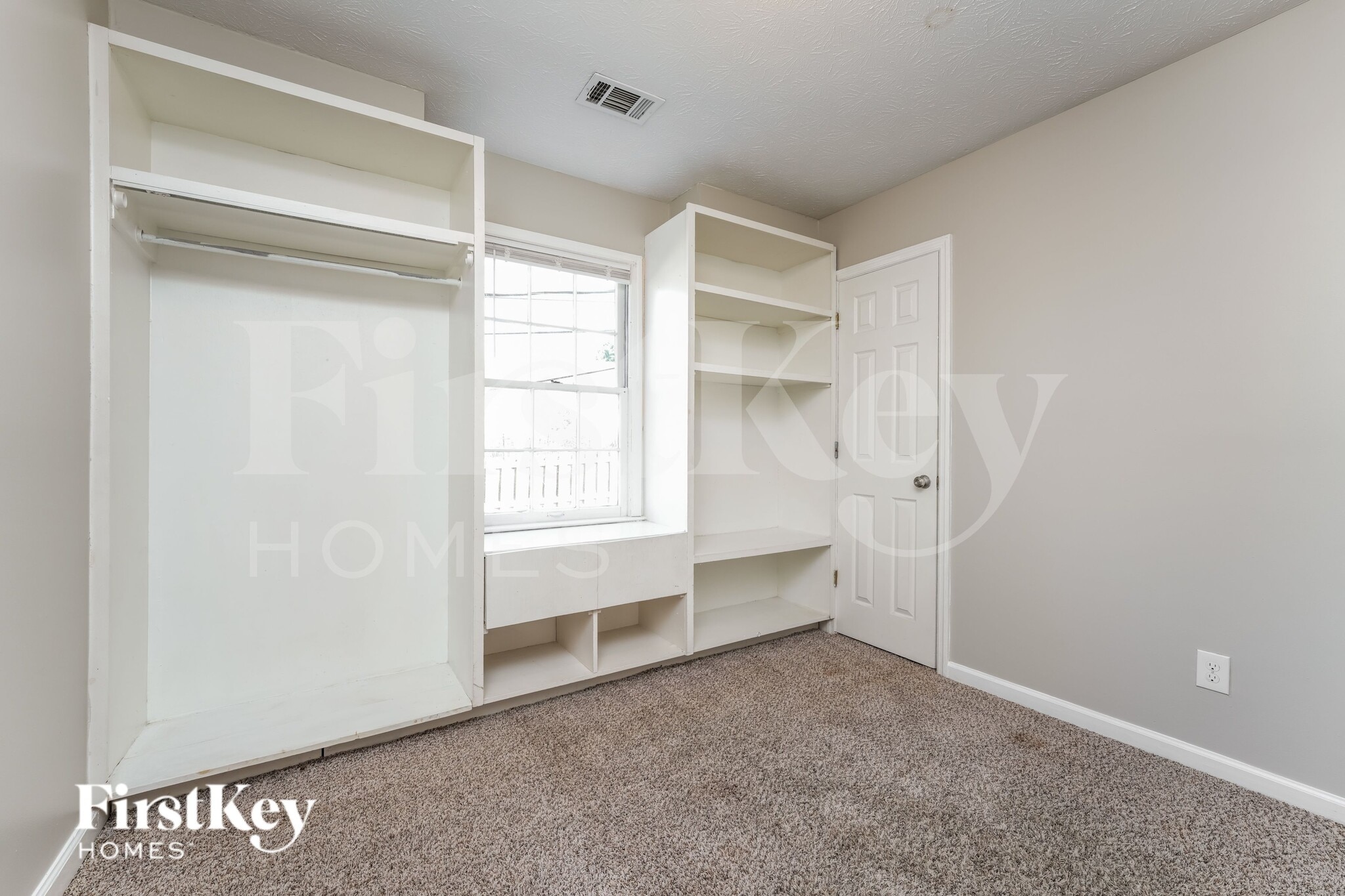 Building Photo - 3724 Red Rose Ct