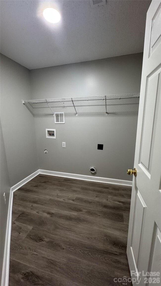 Building Photo - 4913 Hopewood Ln