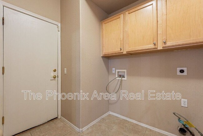 Building Photo - 1143 N Apollo Dr