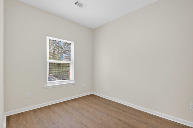 Building Photo - 2005-2007 Scotty Ct