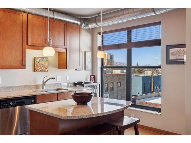 Building Photo - 15 E Franklin Ave