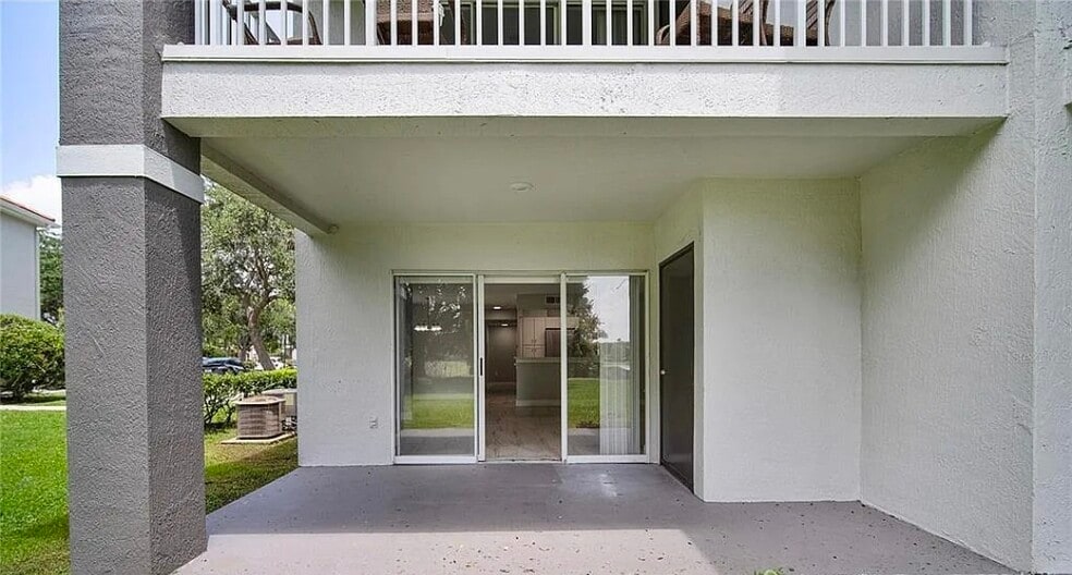Building Photo - 13929 Fairway Island Dr
