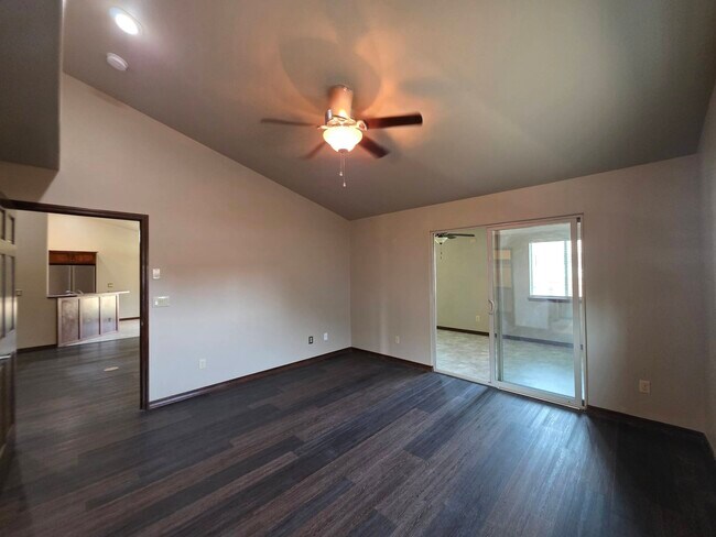 Building Photo - 1523 Sacajawea Ave