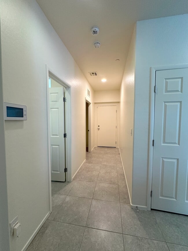 Building Photo - 4566 Mansart Ct