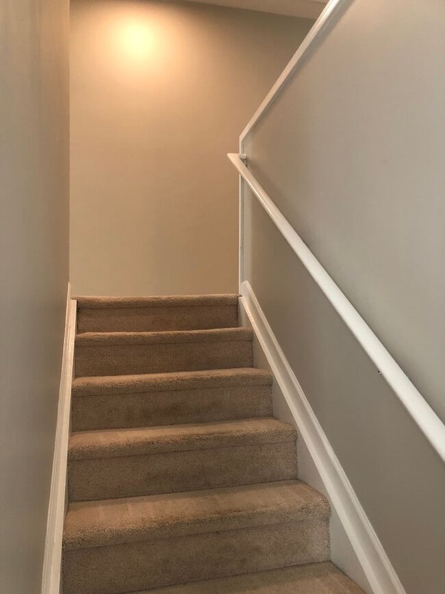 Building Photo - This lovely townhome is located in the highly desirable community of Blakeney Preserve just off R...