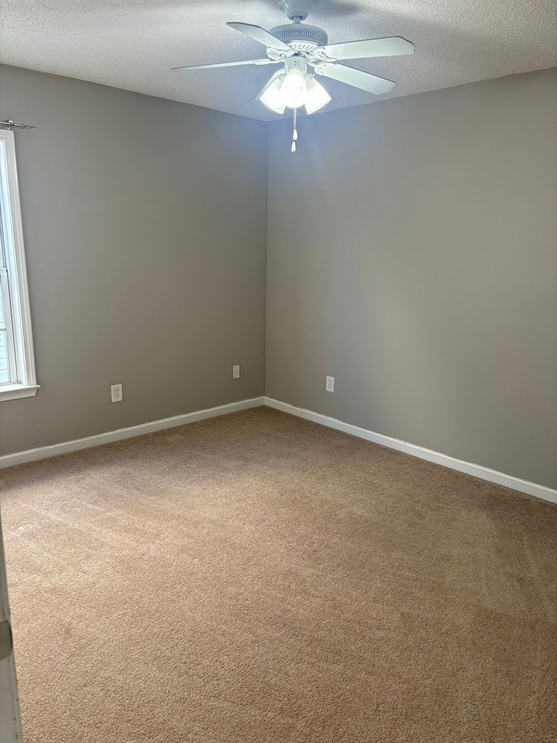 Building Photo - 1718 Bentridge Dr NW