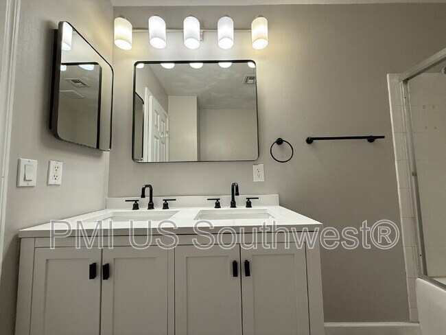 Building Photo - 3443 Sunbonnet Dr
