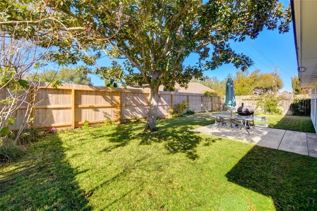 Building Photo - 7027 Brockington Dr