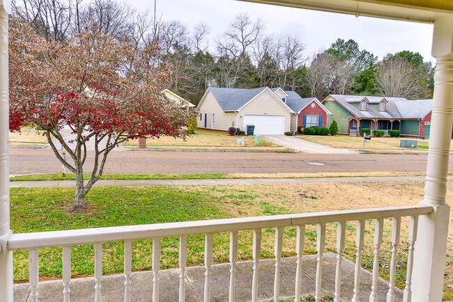 Building Photo - 149 Hollington Dr NE