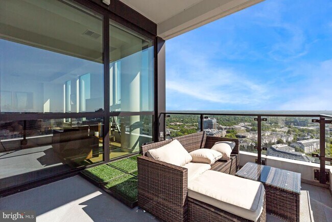 Building Photo - 1650 Silver Hill Dr