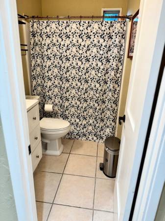 Building Photo - 4220 Fifth Ave