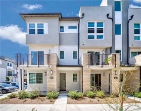 Building Photo - 1403 W Bushell St