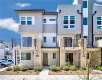 Building Photo - 1403 W Bushell St