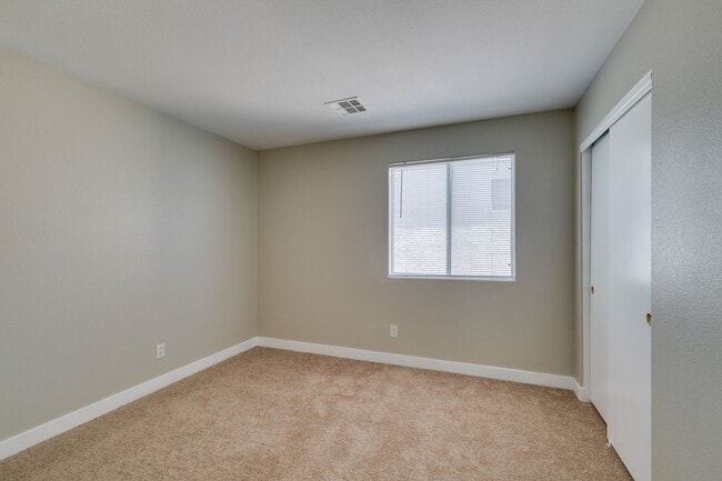 Building Photo - Beautiful Single-Story 3 Bedroom Home in Summerlin South