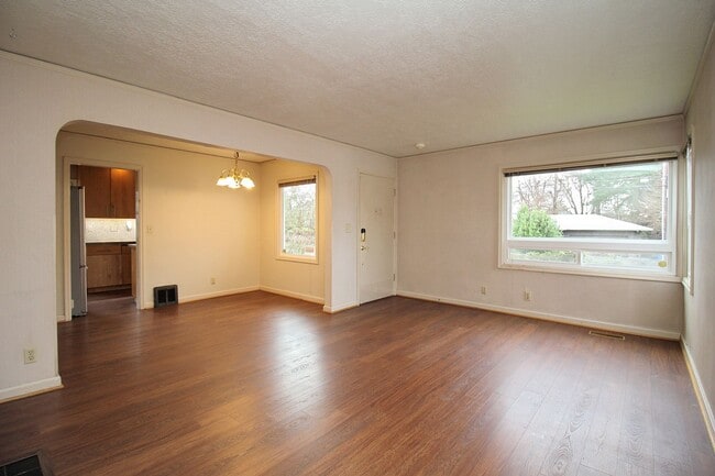 Building Photo - 2718 SE 58th Ave