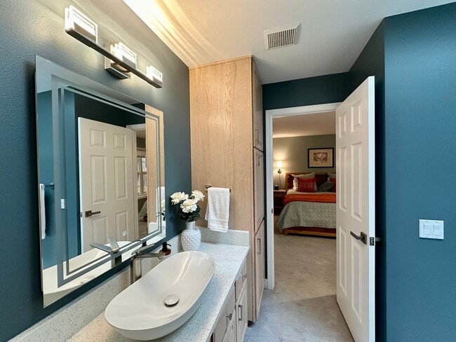 Building Photo - 9048 Gleneagle Dr