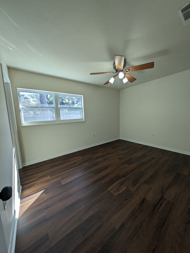 Building Photo - 531 NW 52nd Ter