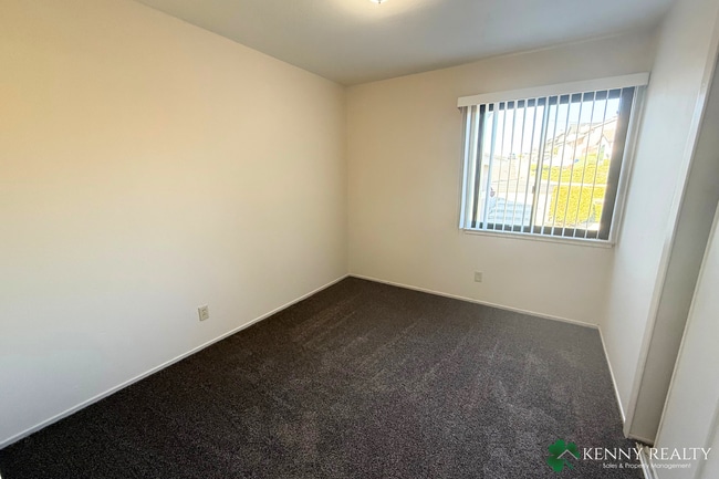 Building Photo - Bright Multi-Level 4BR Home with Two Primary Bedrooms