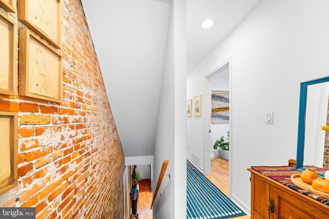 Building Photo - 2222 Oakford St