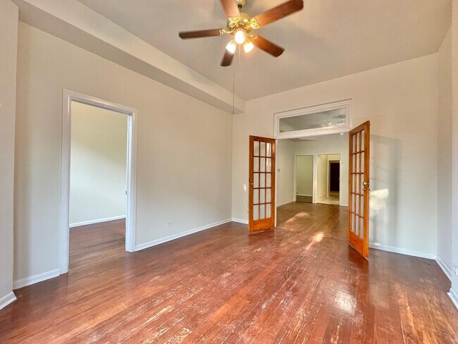 Building Photo - 1321 N Maplewood Ave