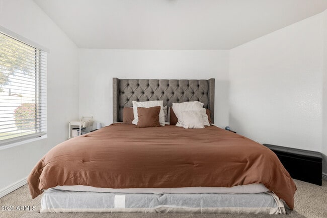 Building Photo - 10420 W Reade Ave