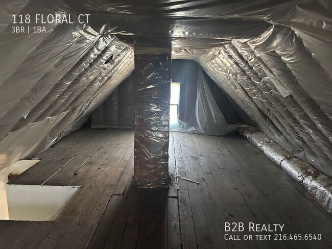 Building Photo - 118 Floral Ct