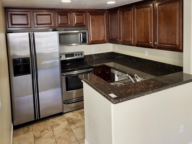 Building Photo - 3957 Nobel Dr