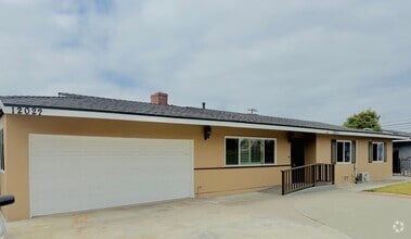 Building Photo - 2 Units Property
