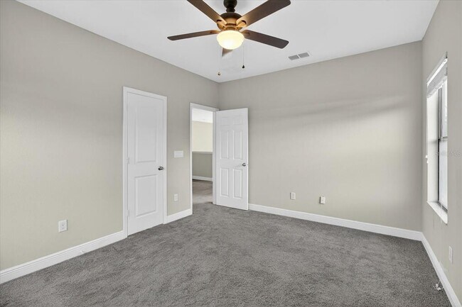 Building Photo - 1389 Heritage Landings Dr
