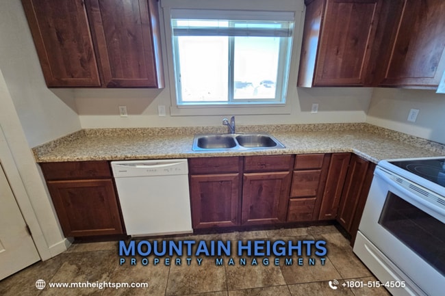 Building Photo - 14397 S Oakfield Way