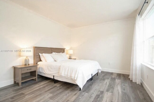 Building Photo - 230 SE 29th Ave