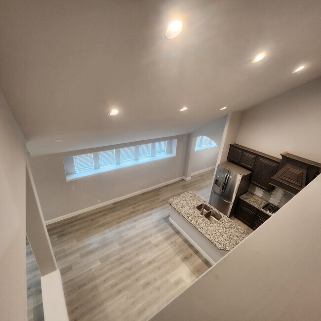 Building Photo - 1312 Carancho Dr