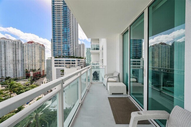 Building Photo - 951 Brickell Ave