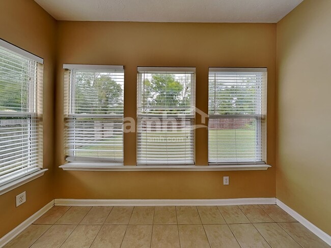 Building Photo - 226 Vintage Cir