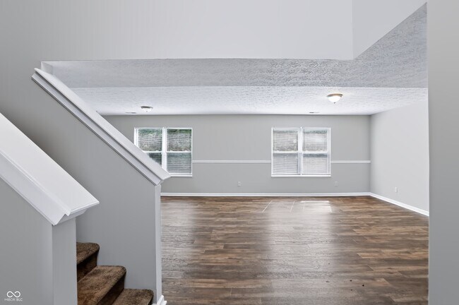 Building Photo - 5439 Lake Boggs St