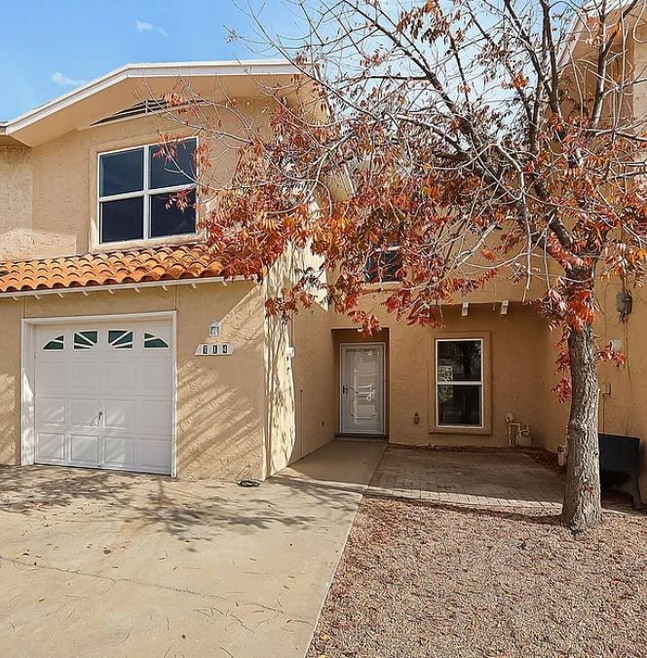 Building Photo - 714 La Chapa Ave